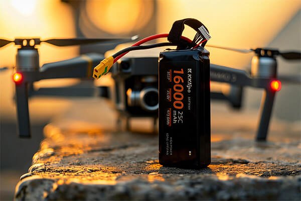 An infographic showing two battery icons of the same size. The standard one is 90% full, while the LIHV one is 110% full, illustrating the density difference.